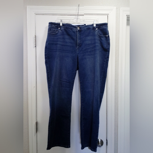 Style & Co Plus Size Mid Rise Straight Jeans In The Night - Picture 2 of 7